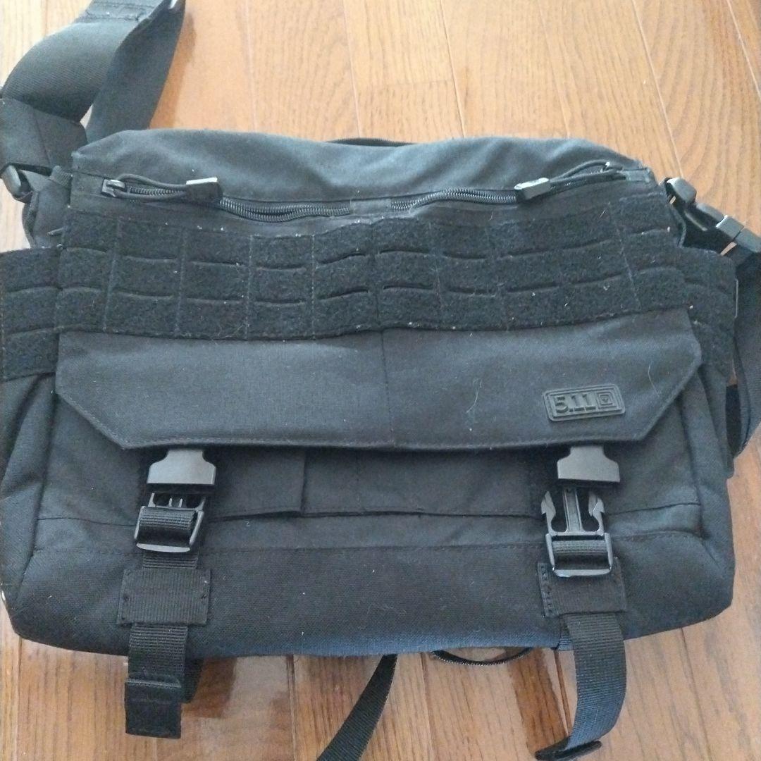 ブラック メッセンジャーバッグ 中型