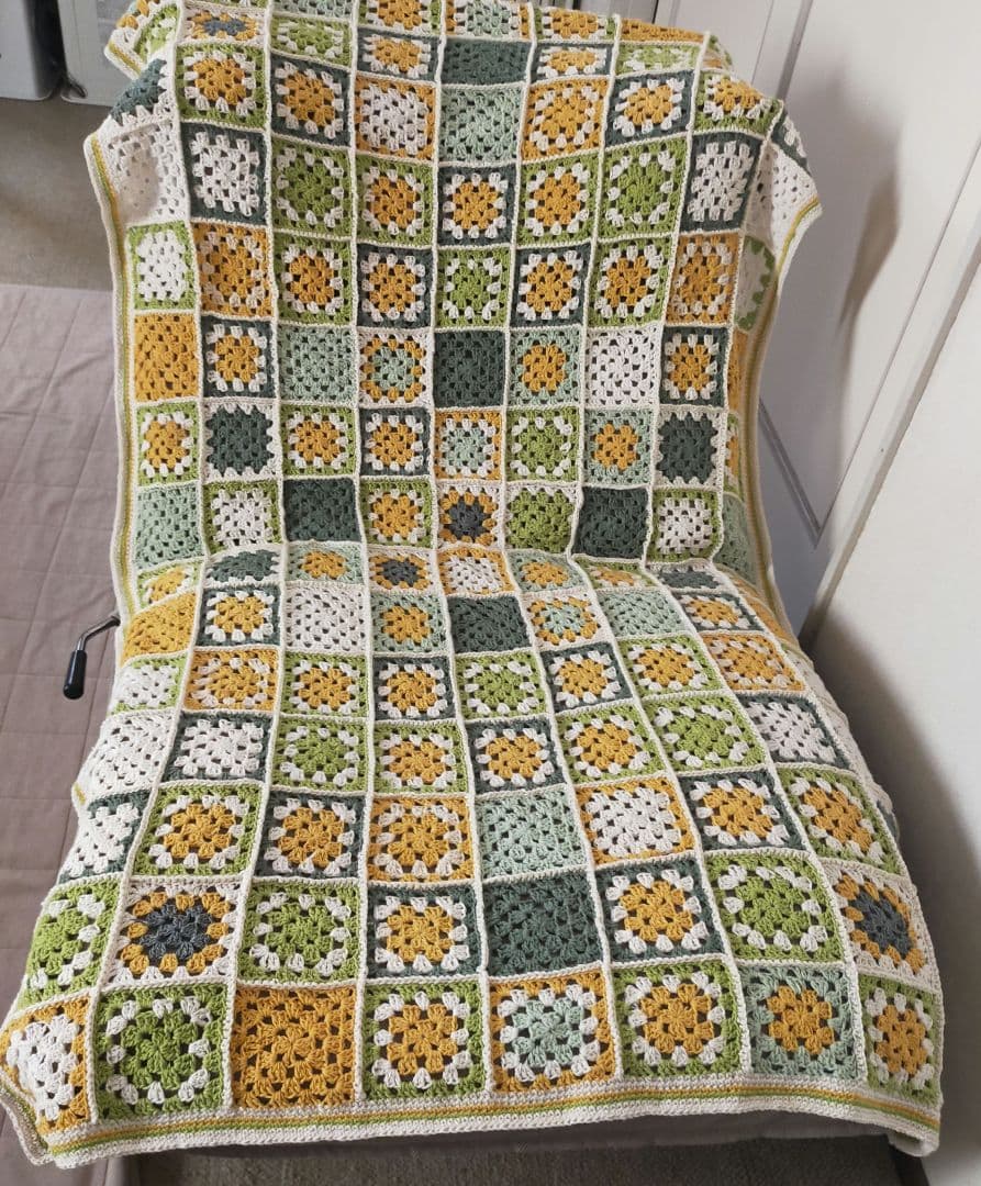 ハンドメイドグラニースクエアモチーフ編み ブランケット・ソファーカバー 他…