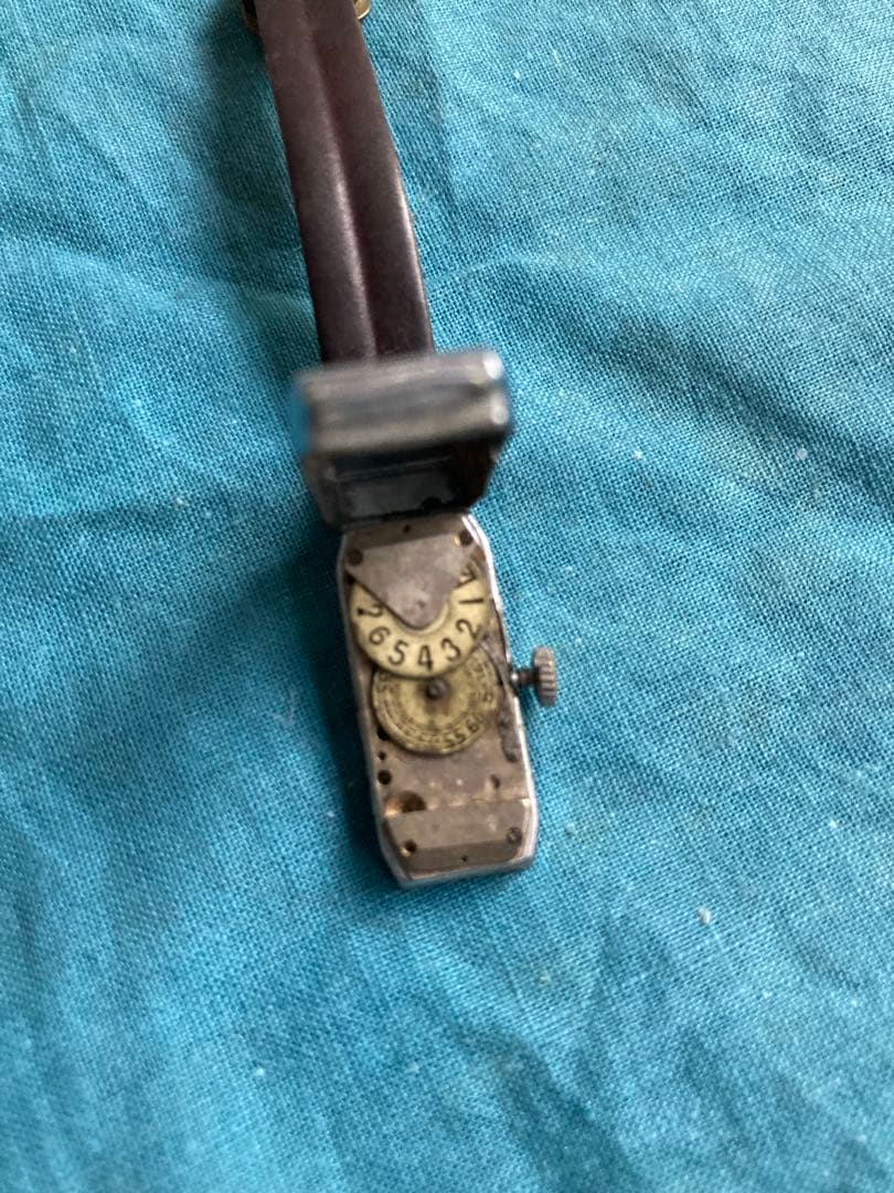 戦前　アールデコ　腕時計　FINORA スイス製　ジャンピングアワー　ジャンク品
