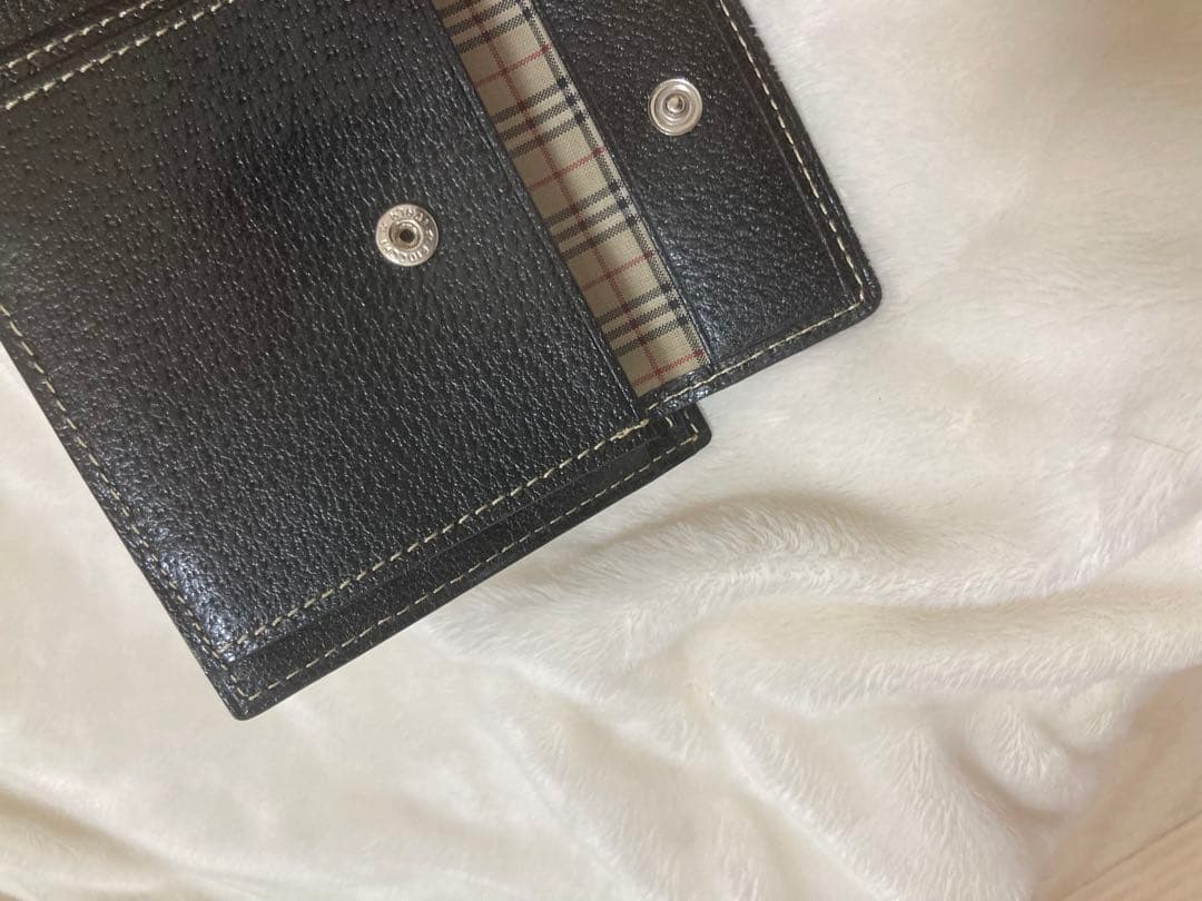 【週末限定！】BURBERRY ブラックレザー二つ折り財布