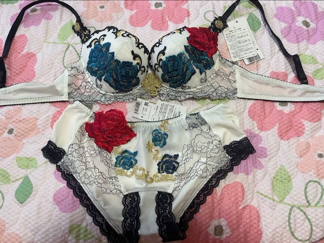 ワコール　サルート　ベルばらブラジャーショーツセット　C75