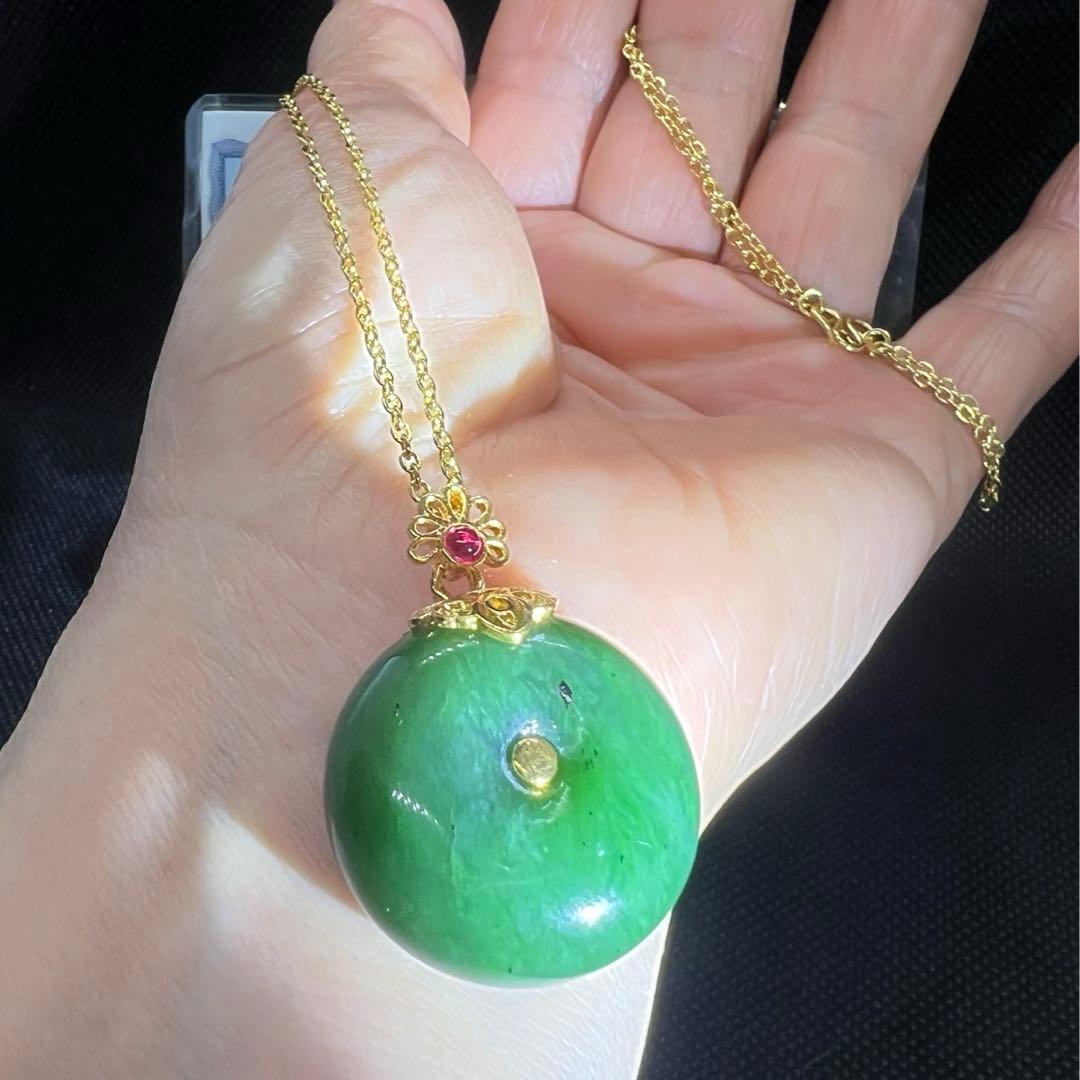 18k天然無処理和田玉翡翠グリーン碧玉の平安ボタンペンダントトップ【鑑定書付き】