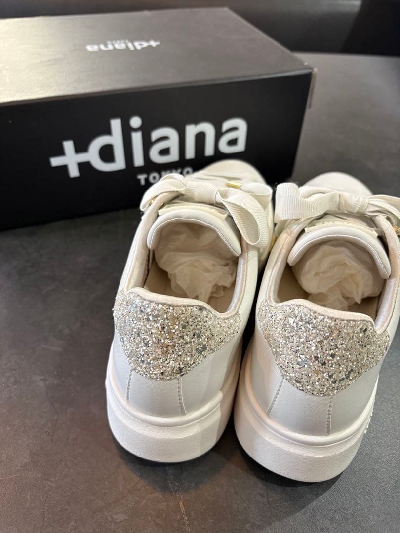 diana ホワイト スニーカー　パール　ラメ