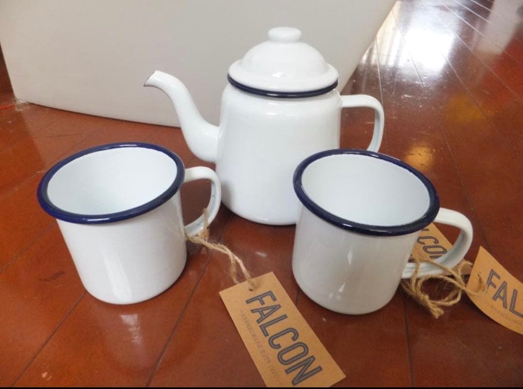 FALCONファルコンのホーローマグカップ２個とポット　未使用品