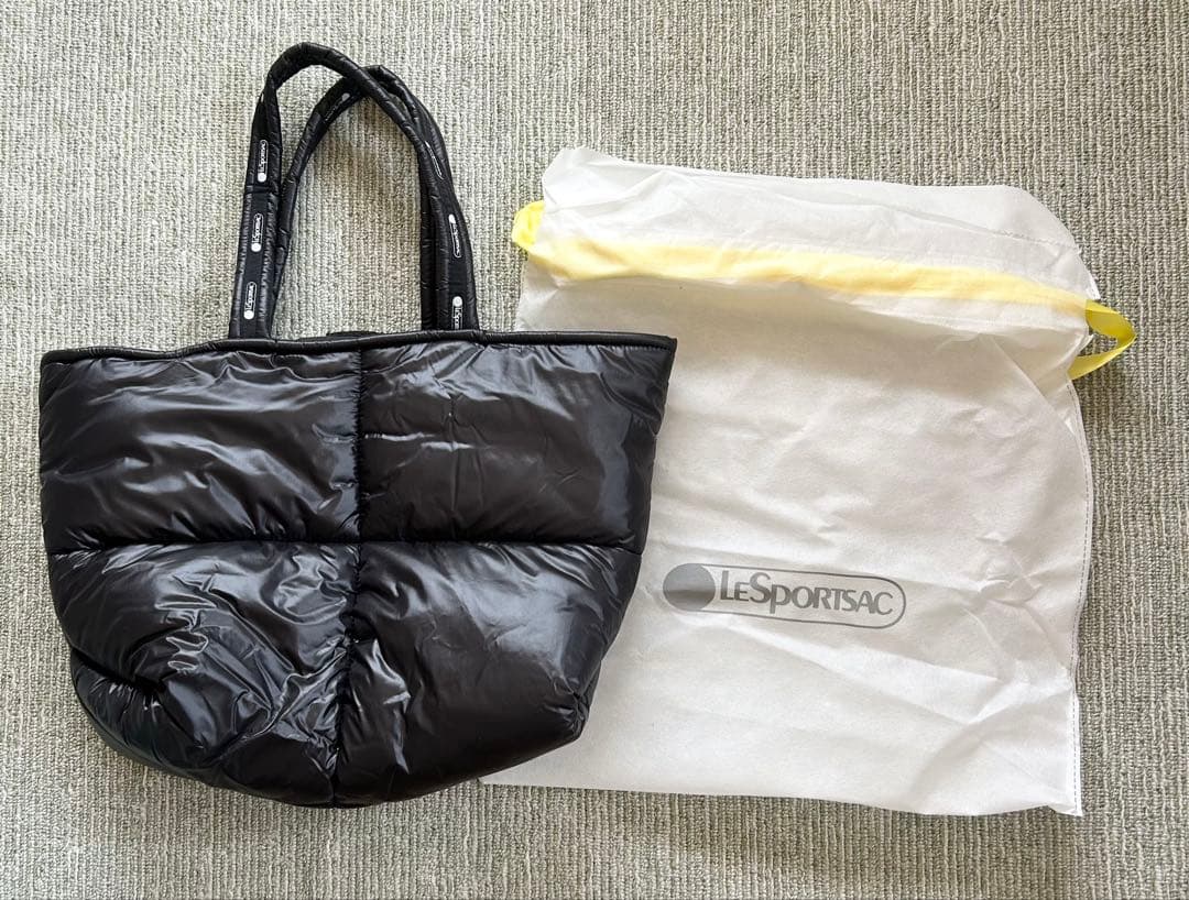【未使用】LeSportsac 黒 キルティング トートバッグ　パデッドバッグ