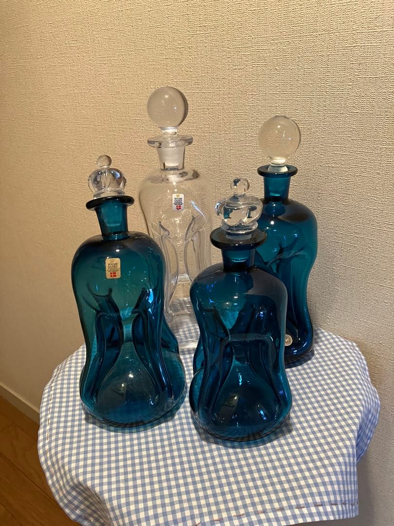 HOLME GAARD ブルーとクリアーのガラスのヴィンテージデキャンタ4つ