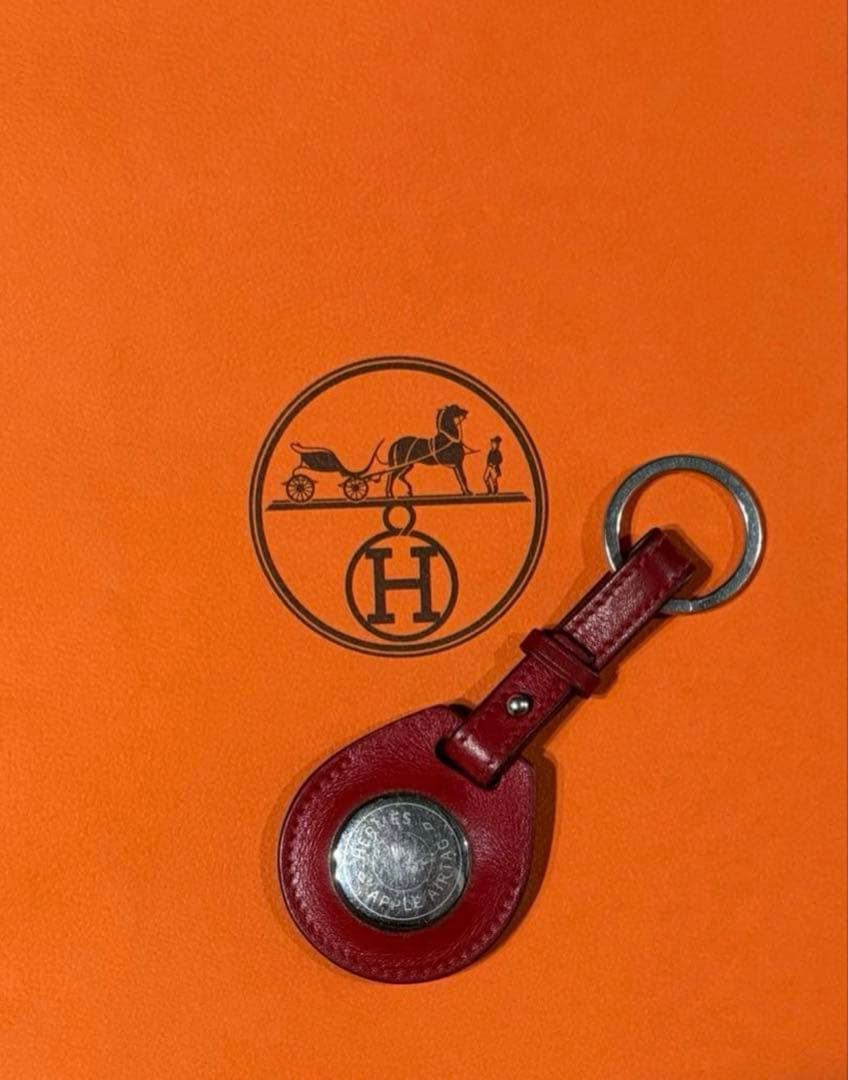 エルメス airtag キーホルダー