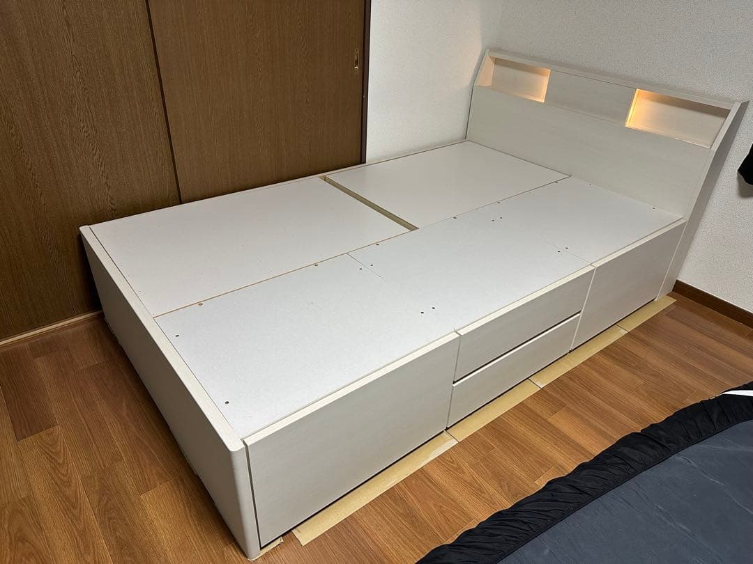 (直接引取のみです)ニトリ　ベッドフレーム　セミダブル　収納コンセントライト付き