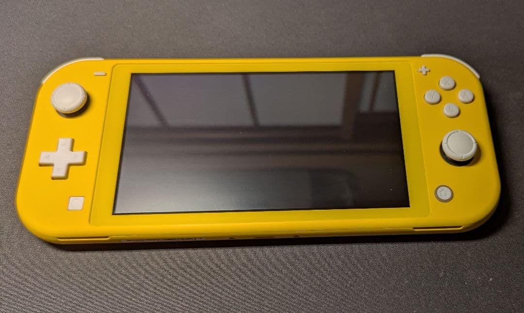 Nintendo Switch Lite イエロー 本体＋純正充電器　美品