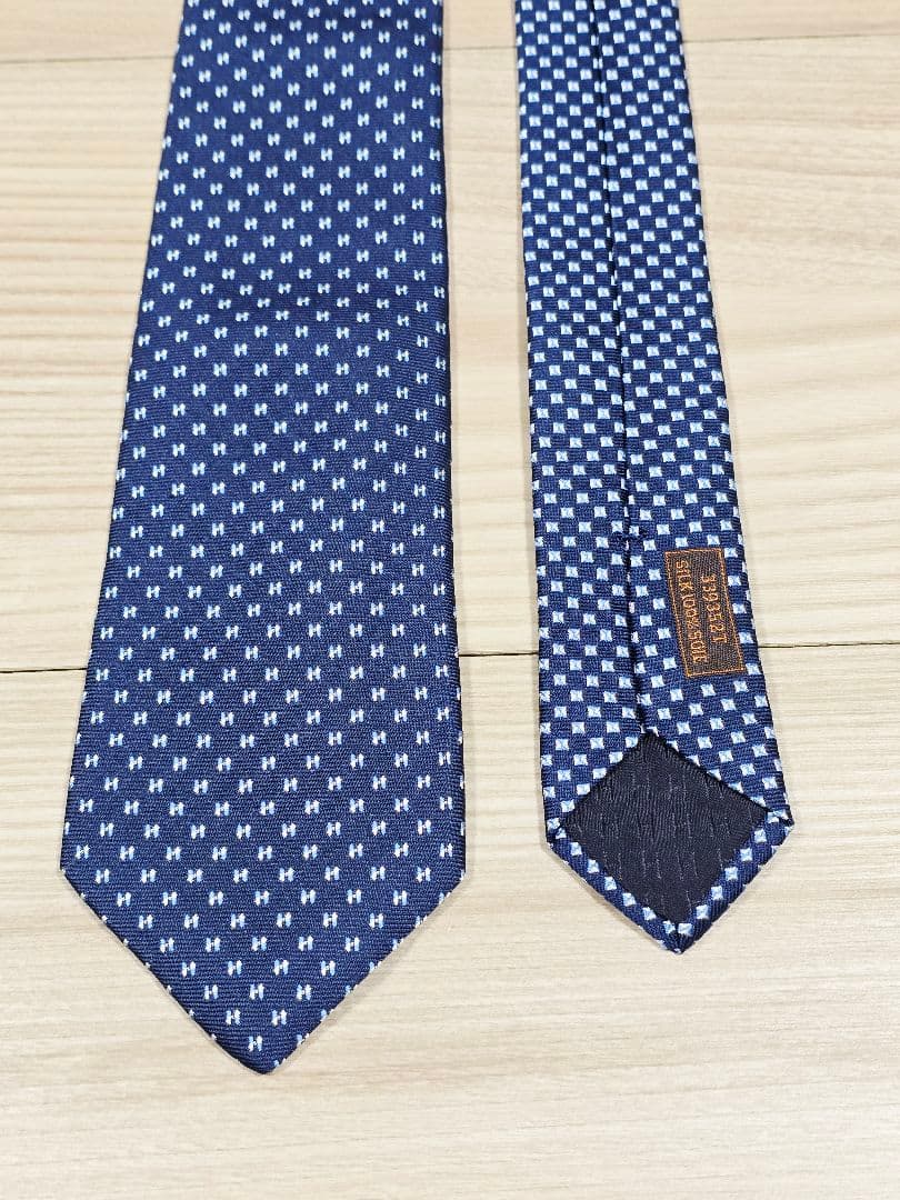 ポ*ー様 年末最終値下げエルメスHERMESシルクタイ ツイルビー Hメドール