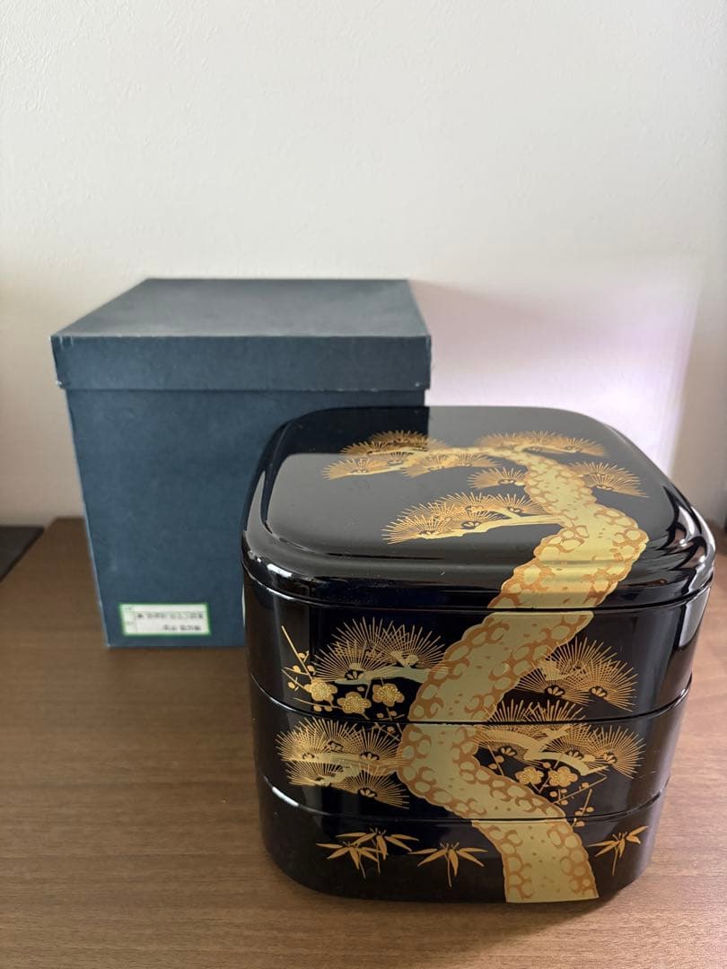 漆器 重箱 金色の松の木の模様 箱付き　会津形