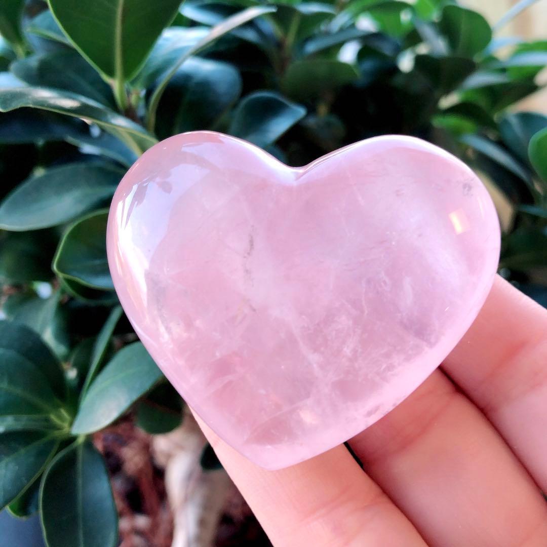 【人気】ハート型　ローズクォーツ置物