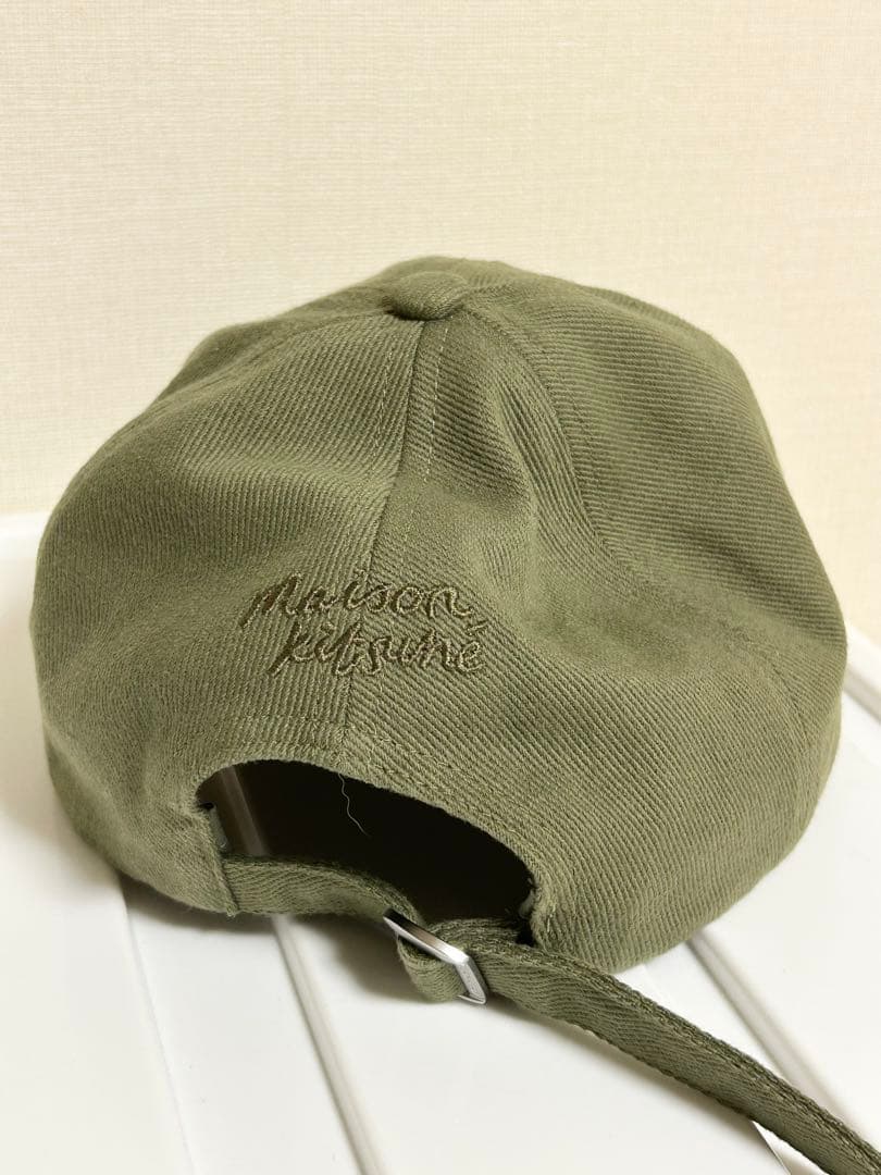 MAISON KITSUNÉ ボールド フォックスヘッド レザーパッチ キャップ