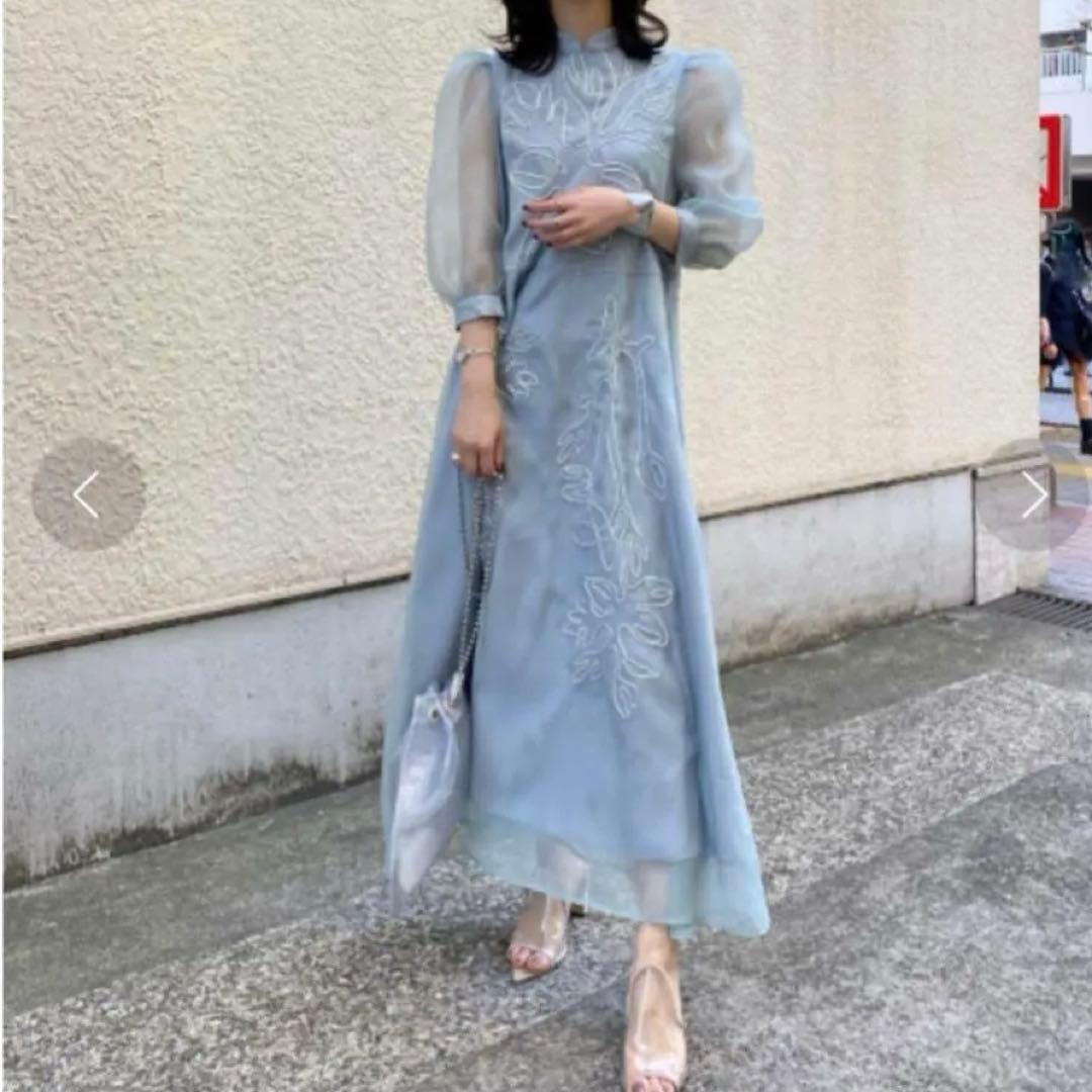 Ameri ベルト•ボタン付MEDIFOREST EMBROIDERYDRESS