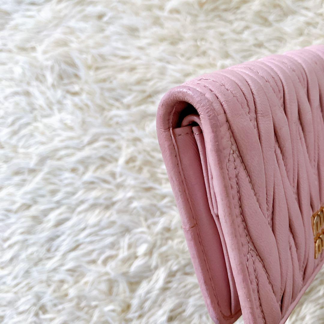 2/1お取置き✨ミュウミュウ マテラッセ レザー二つ折り財布 ピンク