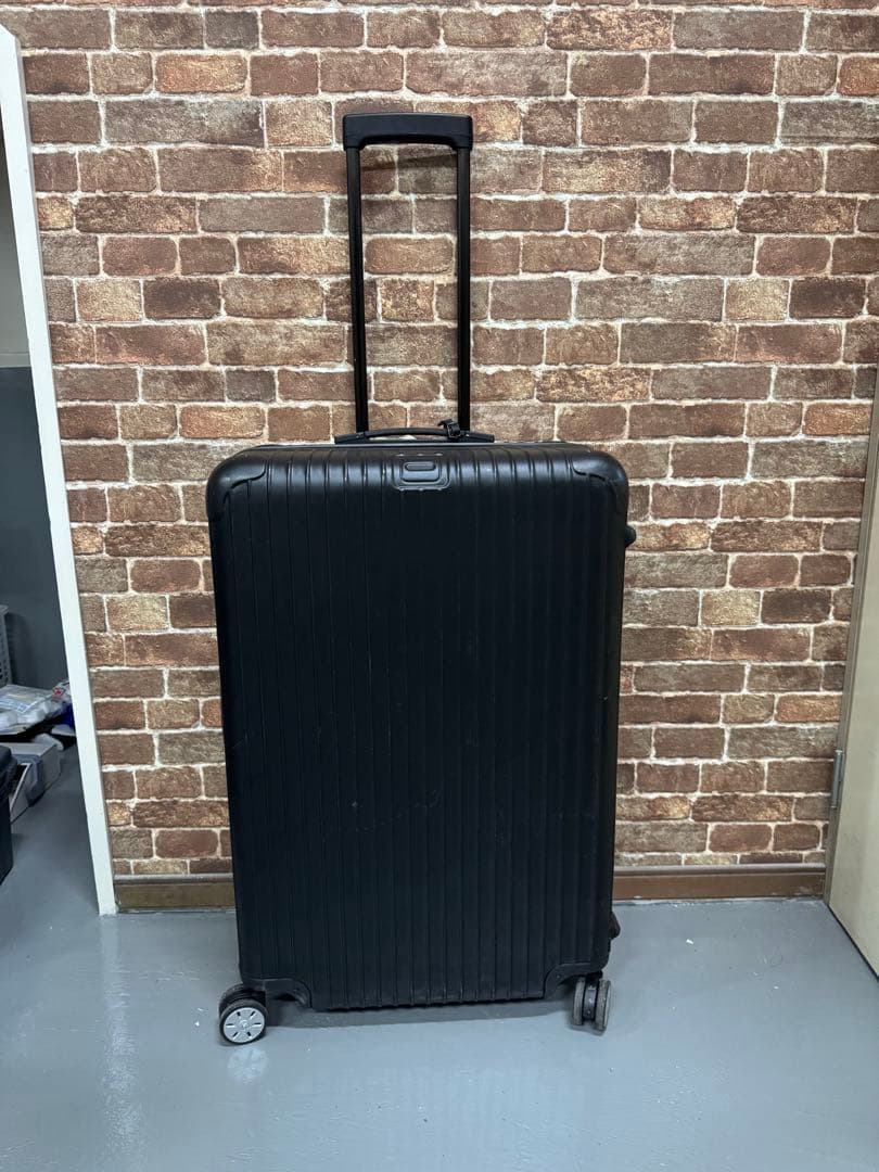 RIMOWA ブラック大型キャリーケース