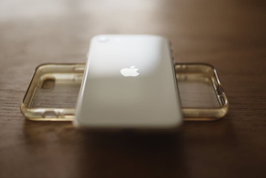 【即日発送】第3世代 iPhone SE 美品　simフリー　64GB