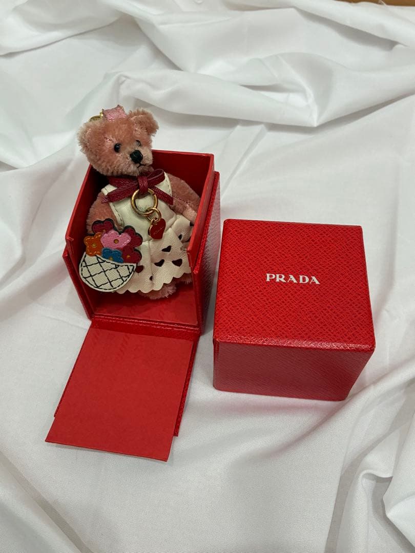 U*I様 ⭐︎PRADA⭐︎ プラダ　ピンク　くま　ベア　チャーム　キーホルダー