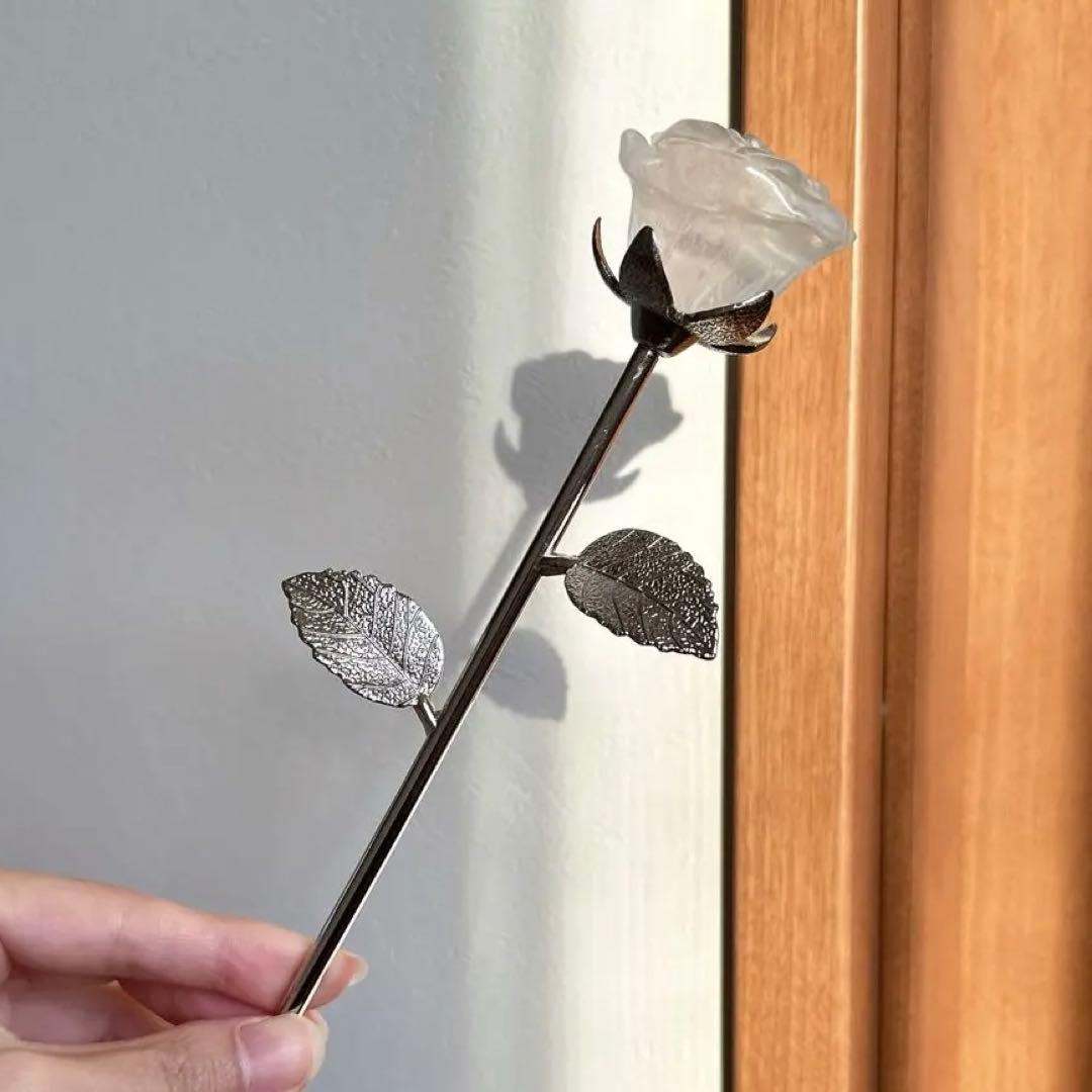 【3,850円】クリアクォーツ　水晶　薔薇　バラ　天然石①