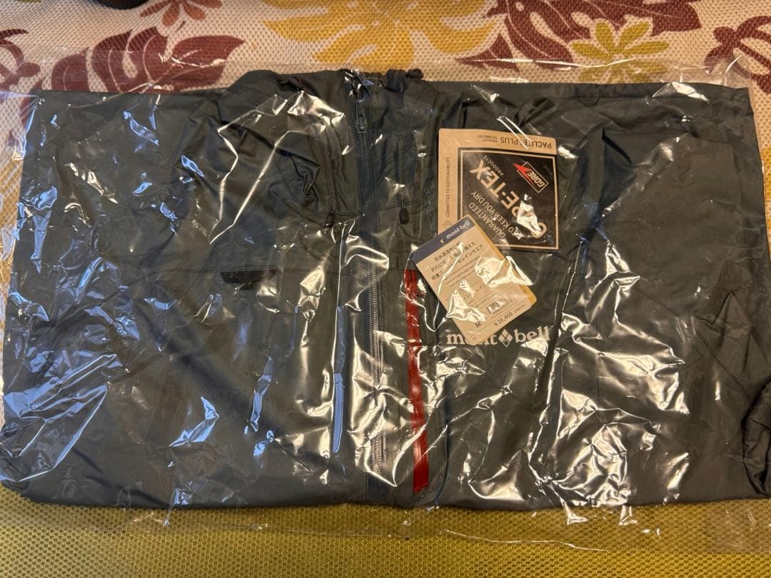 ウェーディングレインジャケット　モンベル　Mサイズ　ゴアテックス